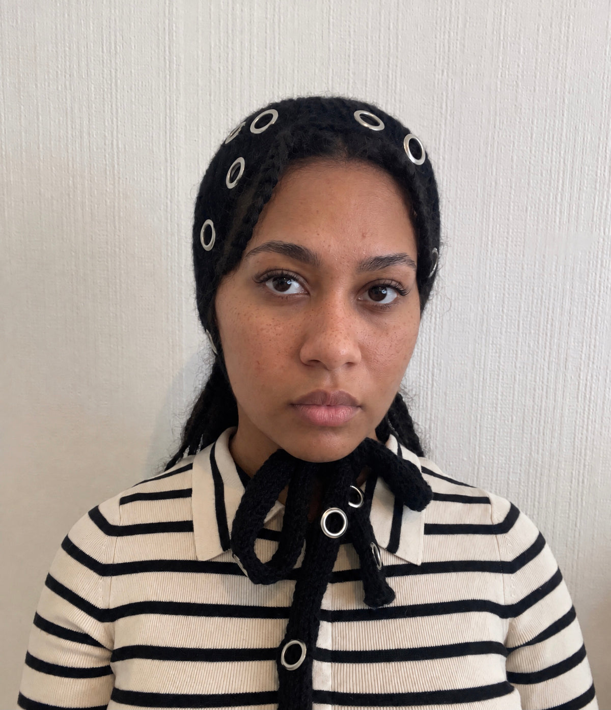 Eyelet bonnet black