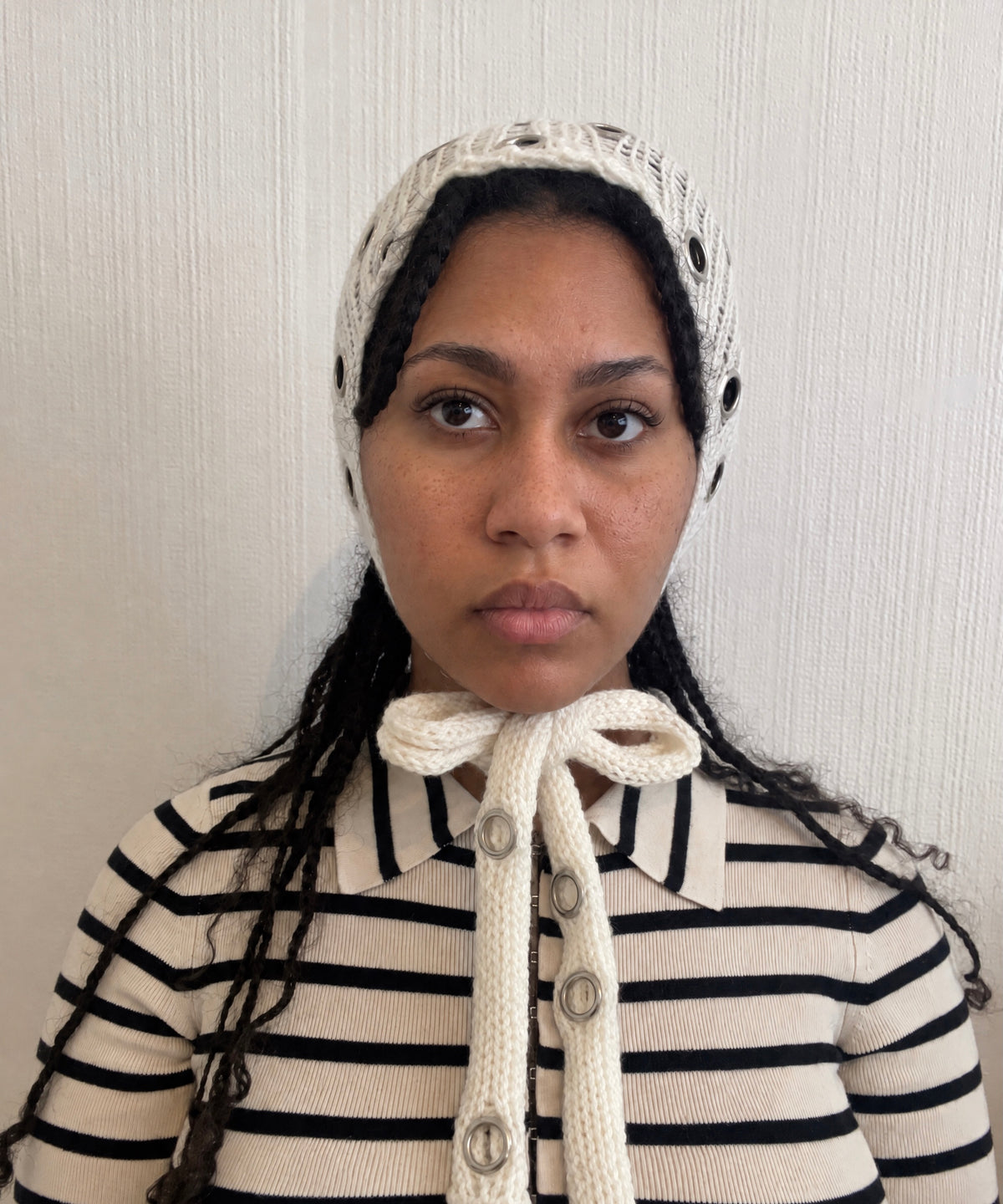 Eyelet bonnet white